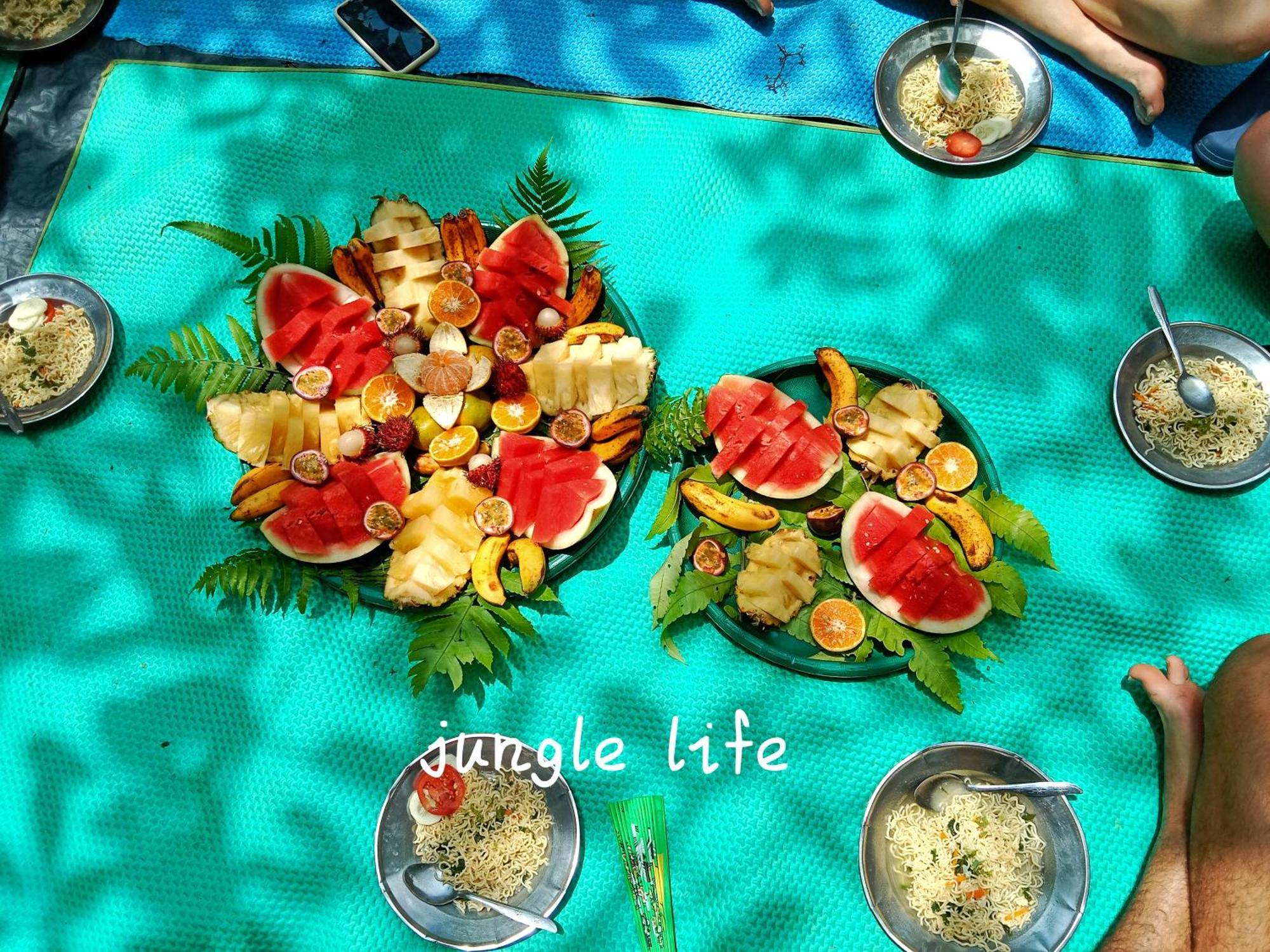 Jungle Life Guest House - Trekking & Transport Only Book With Us 부킷 라왕 외부 사진