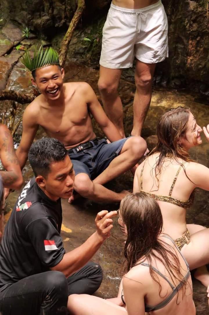 Jungle Life Guest House - Trekking & Transport Only Book With Us 부킷 라왕 외부 사진